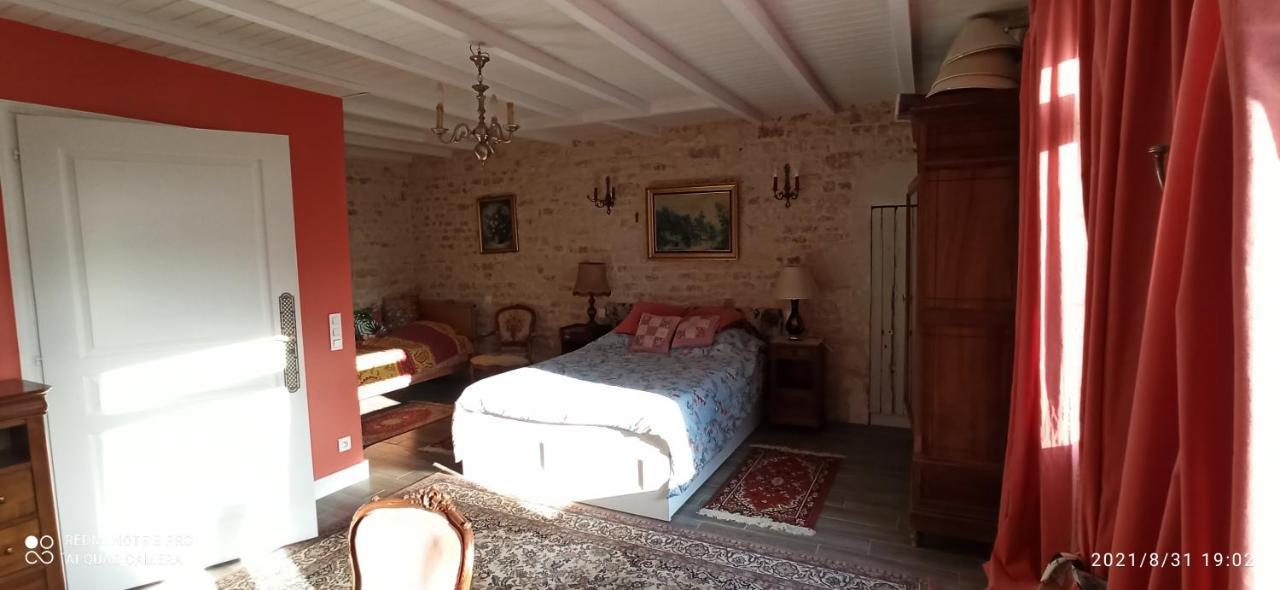 Bed and Breakfast Chez Marek Et Urszula Le Langon Exterior foto