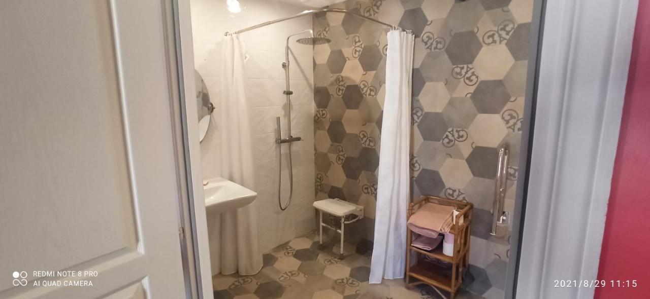 Bed and Breakfast Chez Marek Et Urszula Le Langon Exterior foto